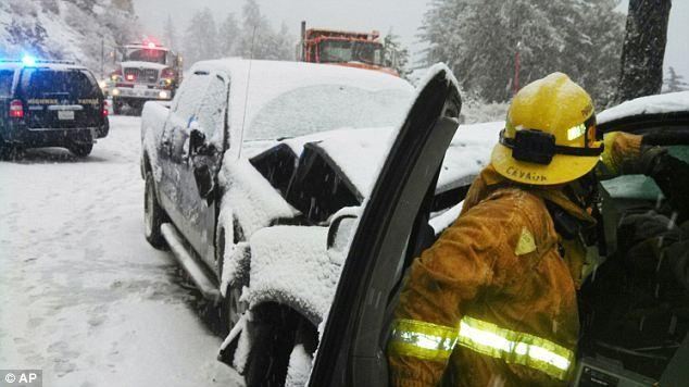 Сніговий шторм накрив захід США: 13 загиблих