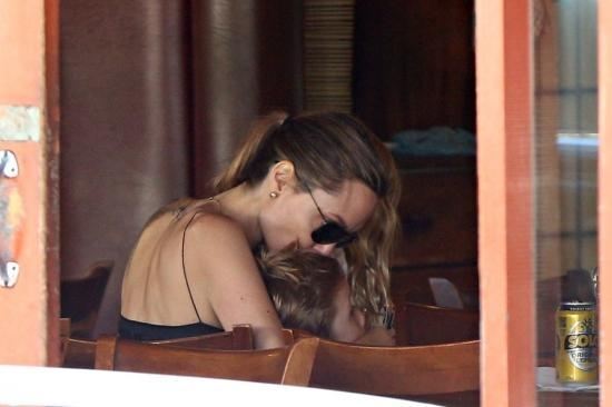 Анджелина Джоли бросила работу ради детей