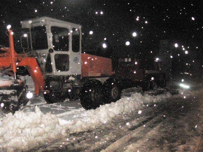 Хмельнитчину завалило снегом: на расчистку брошена армия