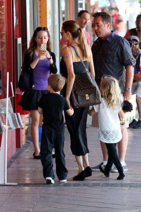 Анджелина Джоли бросила работу ради детей