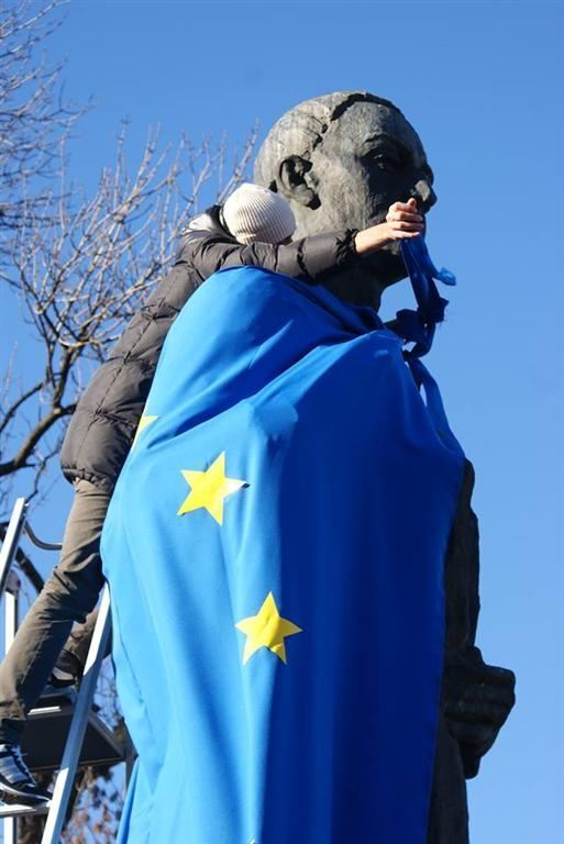 На Евромайдан вернулись митингующие