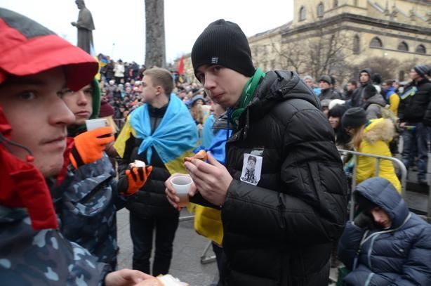 Львовский Евромайдан собрал 15 тысяч участников