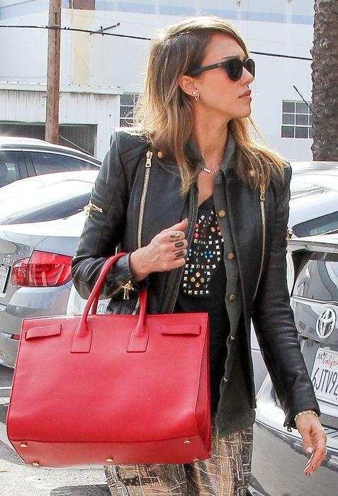 Джессика Альба стала "особо опасной" блондинкой