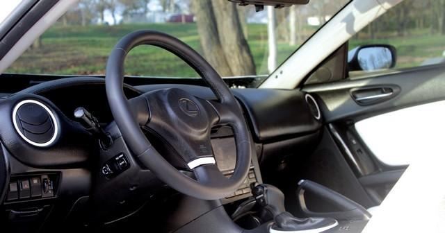 Киевляне собрали "Победу" в стиле Bugatti из нескольких иномарок