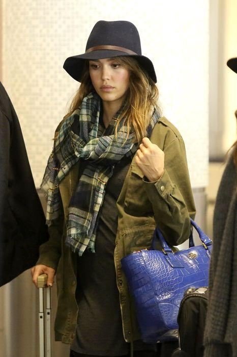 Джессика Альба стала "особо опасной" блондинкой