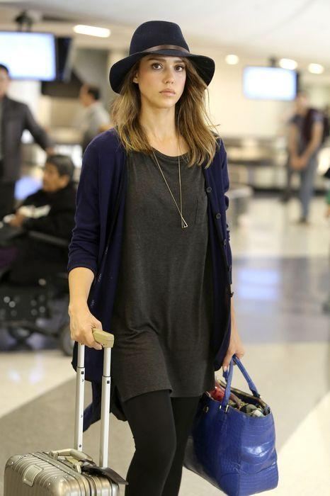 Джессика Альба стала "особо опасной" блондинкой