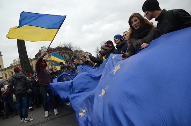 Львовский Евромайдан собрал 15 тысяч участников