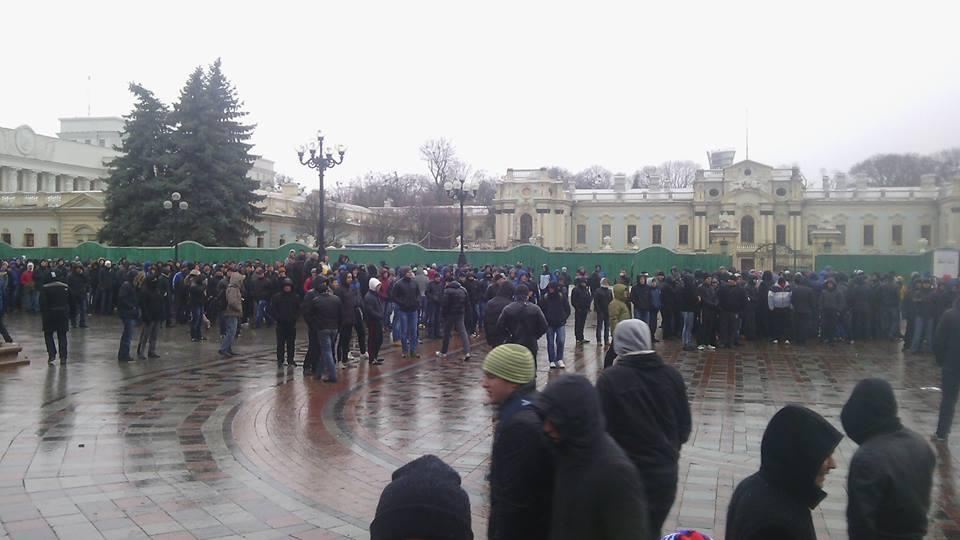 Европейскую площадь в Киеве заняли Антиевромайдановцы