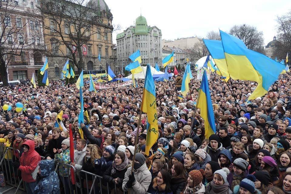Українці утворили живий ланцюг від Києва до ЄС