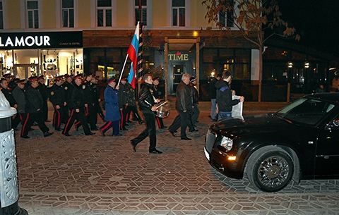 В Симферополе русские националисты жгли флаг ЕС