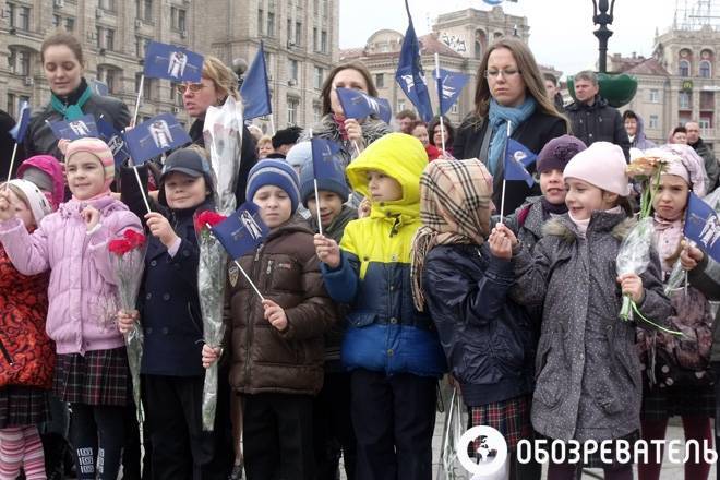 Праздник в Киеве: по Крещатику ездил танк и маршировали барабанщицы