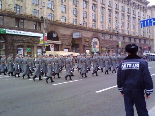 На Крещатике масштабно празднуют День освобождения Киева