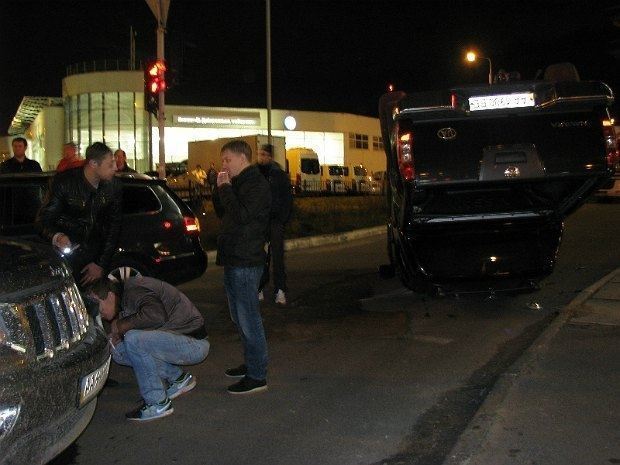 Тарас Петриненко про ДТП: живий, слава Богу