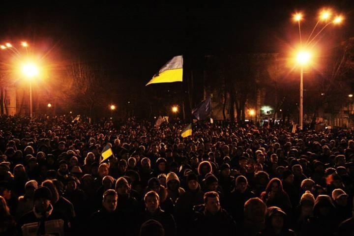 Украинские Евромайданы спокойно пережили ночь 