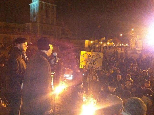 На Михайловской площади в Киеве собираются протестующие