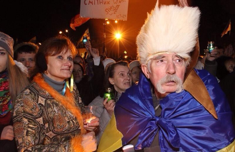 Украинские Евромайданы спокойно пережили ночь 