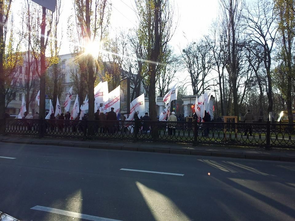 В парке Шевченко на митинг собрались около 10 тыс. человек