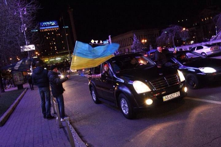 Українські Евромайдани спокійно пережили ніч 