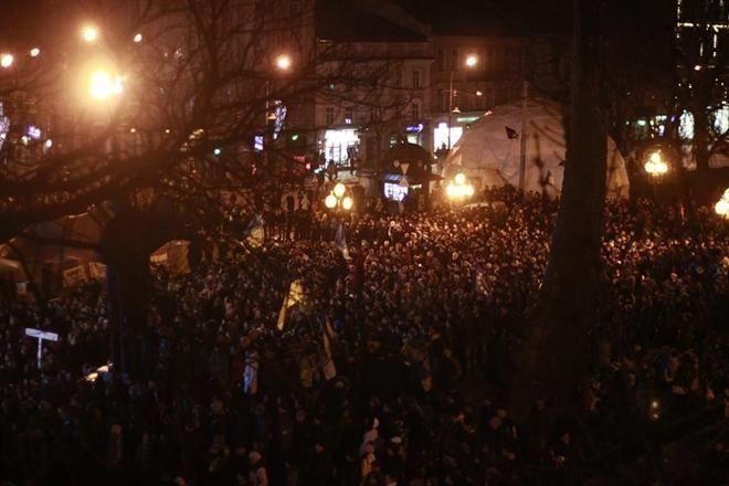 Українські Евромайдани спокійно пережили ніч 