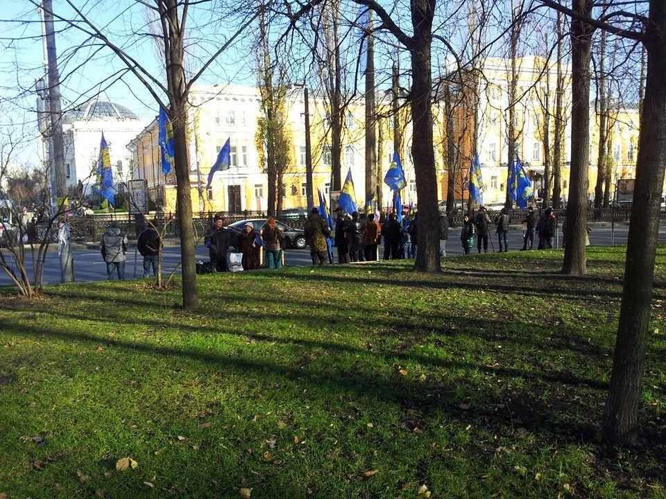 В парке Шевченко на митинг собрались около 10 тыс. человек