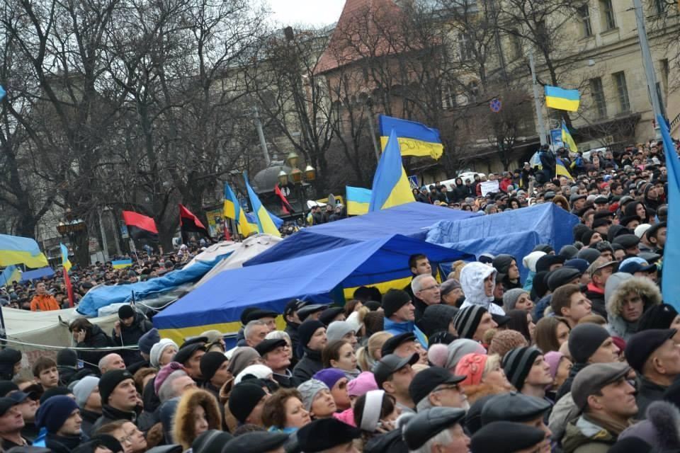 Львовский Евромайдан собрал более 50 тысяч человек - СМИ