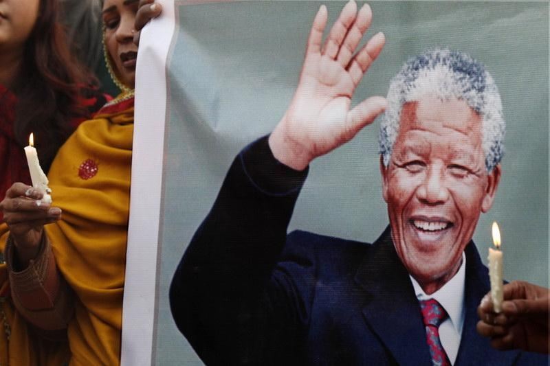Проститься с Нельсоном Манделой приехали 90 мировых лидеров