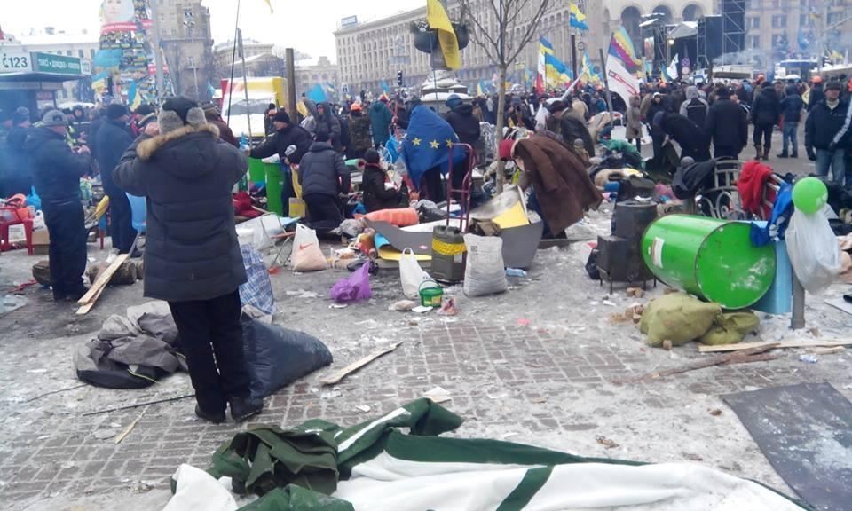 Автобуси зі спецназом потрапили на Майдані в "Барикадна пастку"