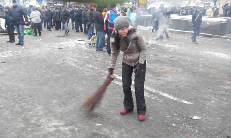 Автобусы со спецназом попали на Майдане в "баррикадную ловушку"