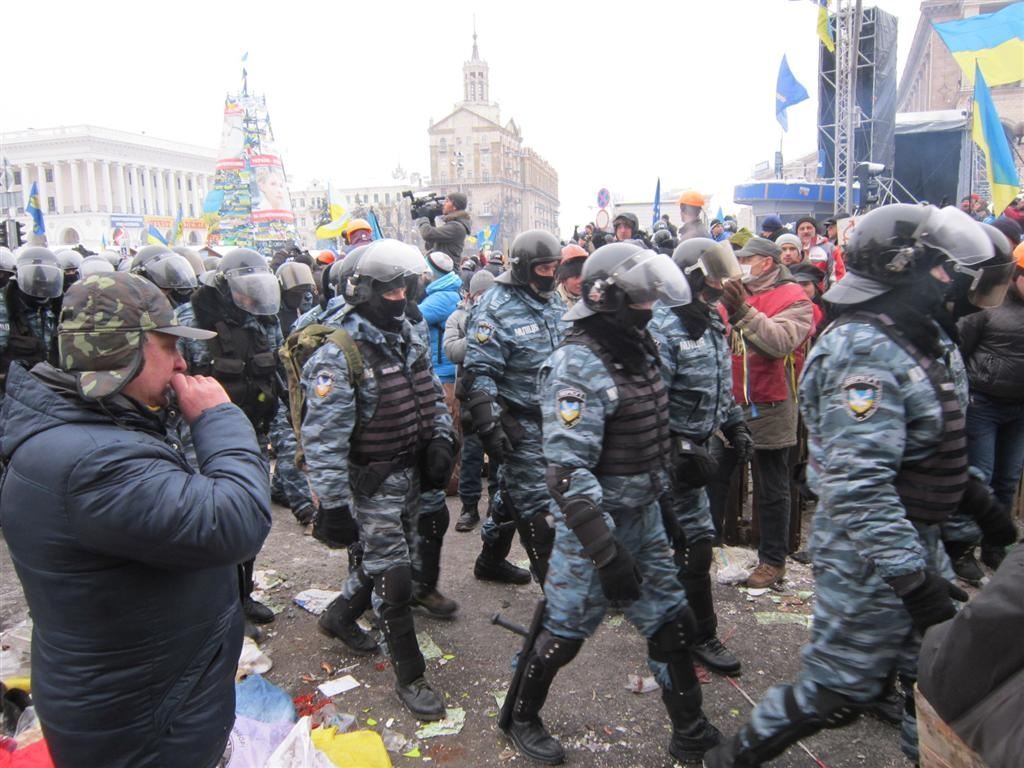 Штурм Евромайдана. Фотохроника