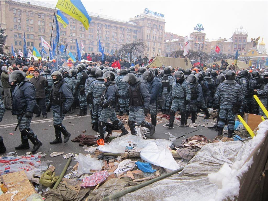 Штурм Евромайдана. Фотохроника