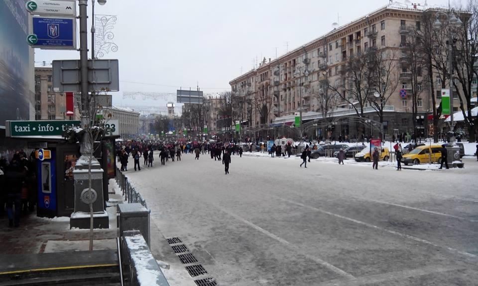 Начался штурм КГГА. Силовиков обливают ледяной водой