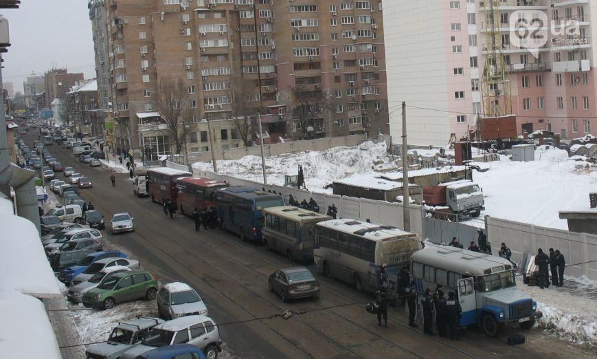 Милиционеры с щитами и дубинками уехали из Донецка в неизвестном направлении