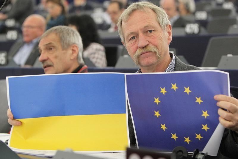 Європарламент прийняв антикризову резолюцію по Україні