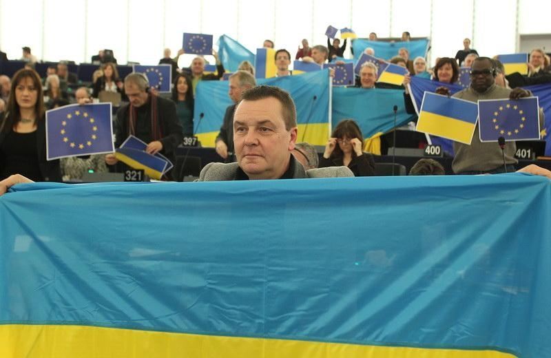 Европарламент принял антикризисную резолюцию по Украине