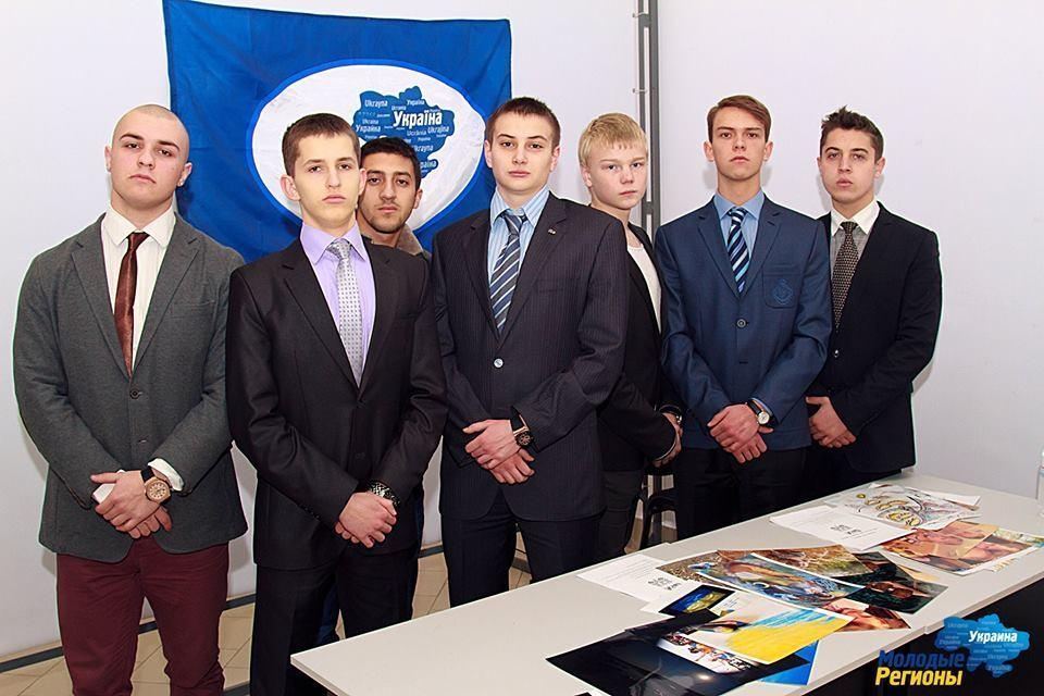 "Представником студентів" на круглому столі з Януковичем виявився "молодий регіонал"