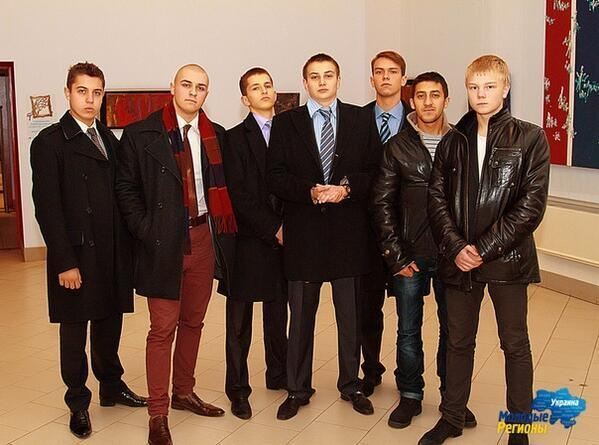 "Представителем студентов" на круглом столе с Януковичем оказался "молодой регионал"