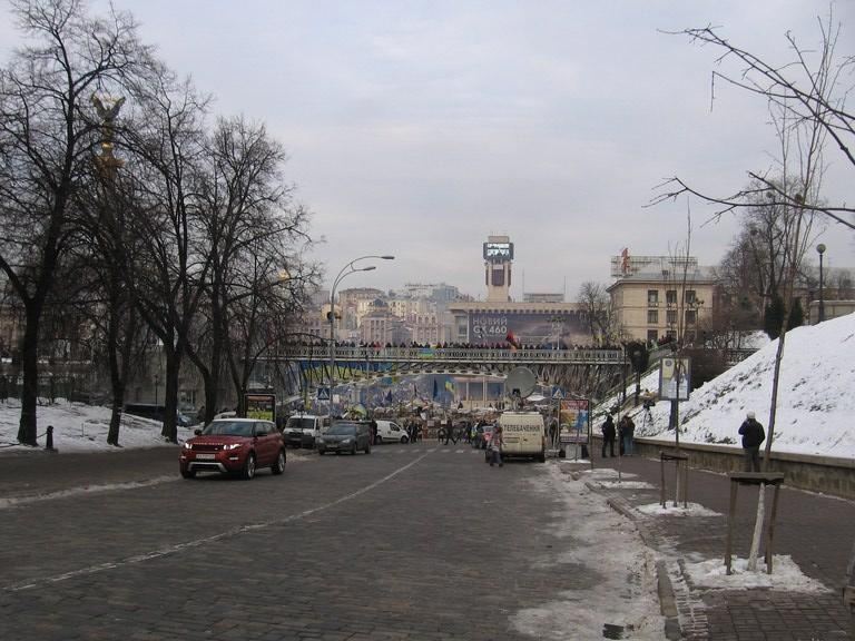 На Евромайдане собралось около 100 тысяч человек