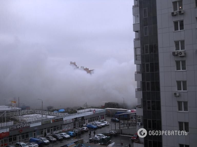 На Позняках более часа горели киоски