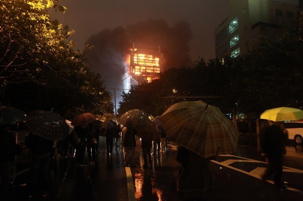 Рідкісні кадри пожежі в Китаї