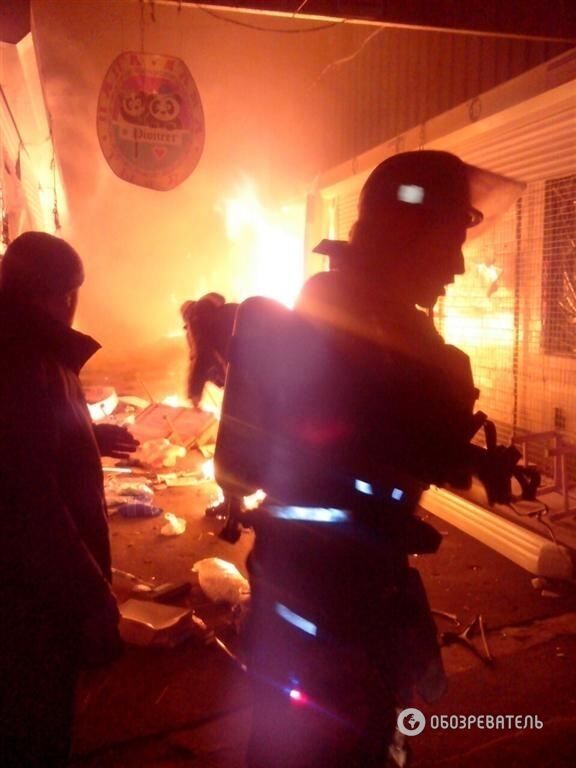 В Киеве горит Святошинский рынок