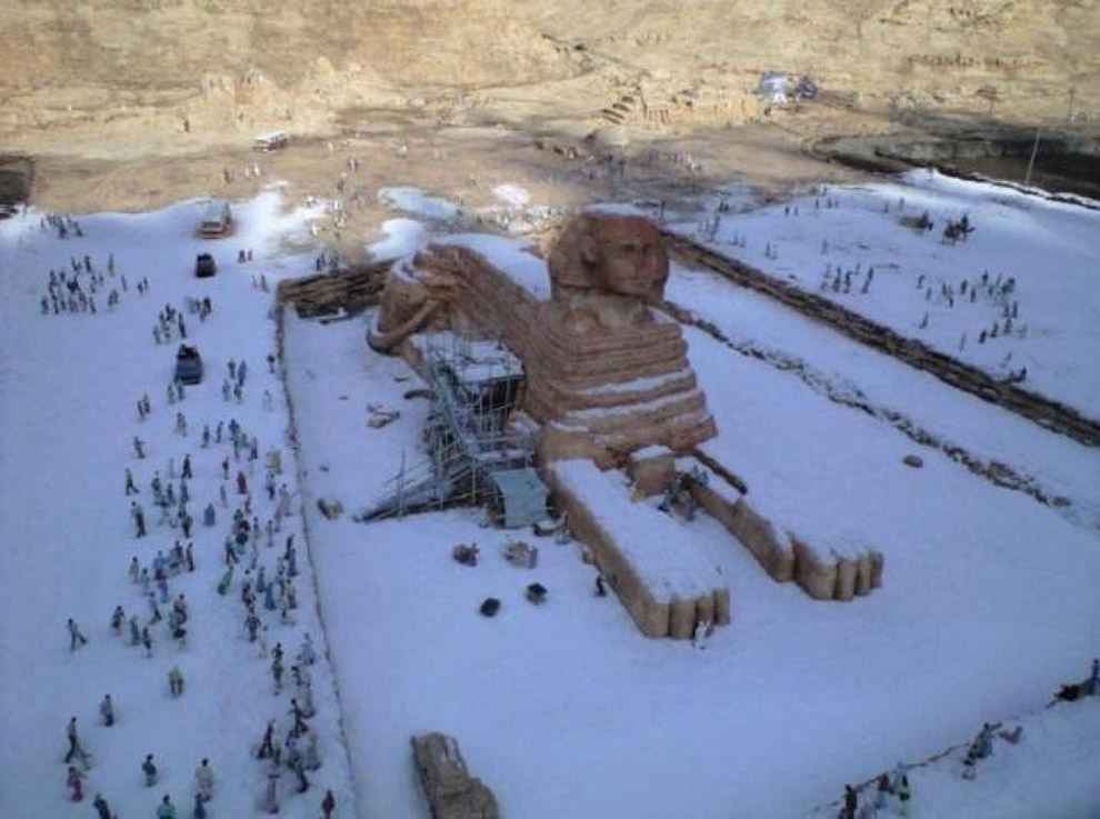 Піраміди Єгипту в снігу? Викриваємо!