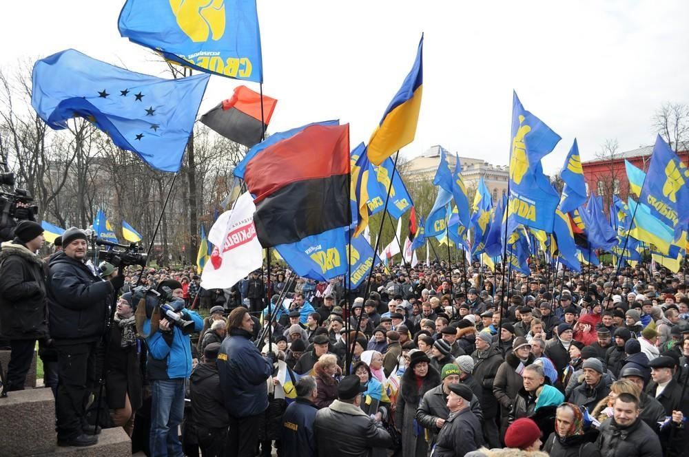 Сотні тисяч на Майдані: як все починалося