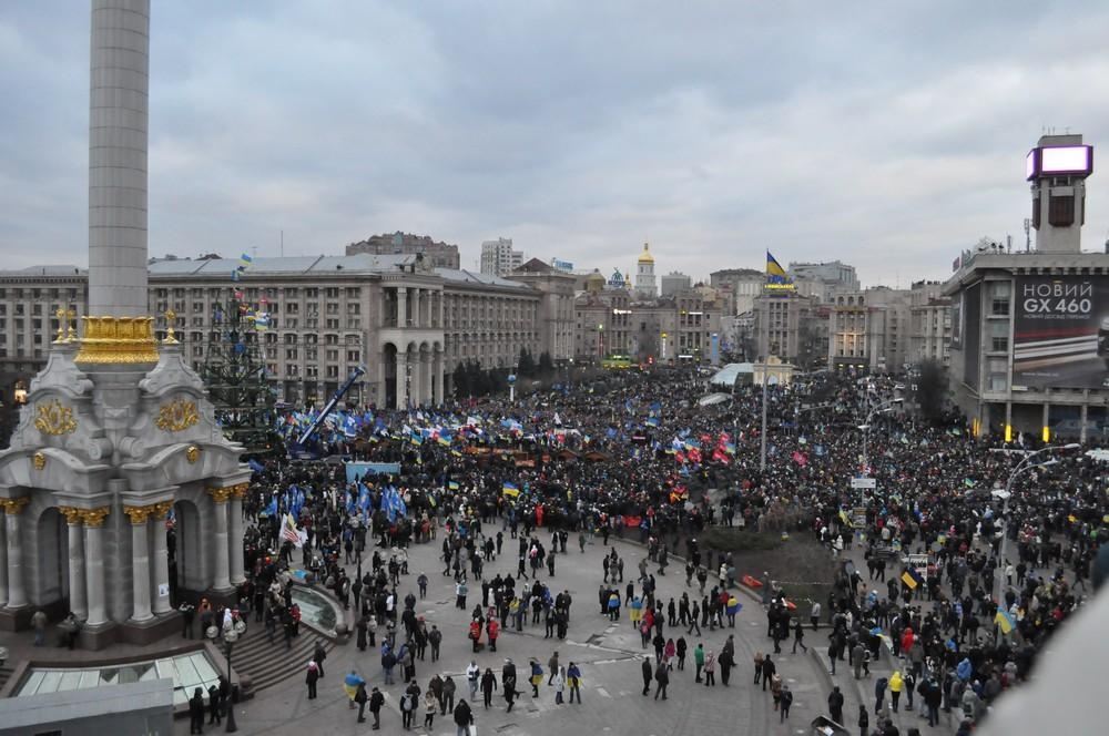 Сотні тисяч на Майдані: як все починалося