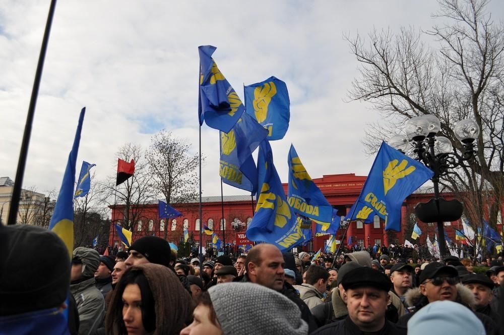 Сотні тисяч на Майдані: як все починалося