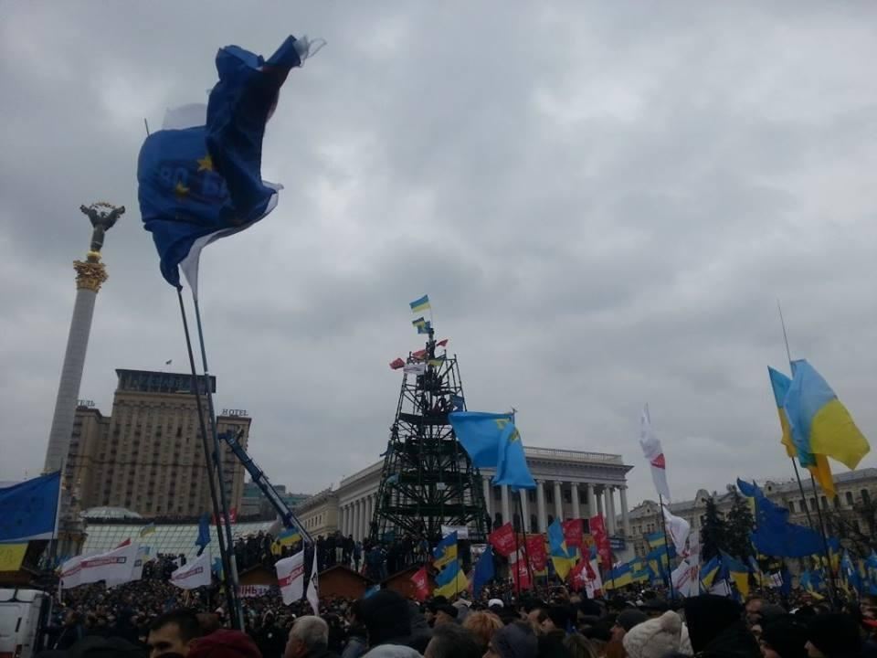 На Майдане находятся несколько тысяч активистов