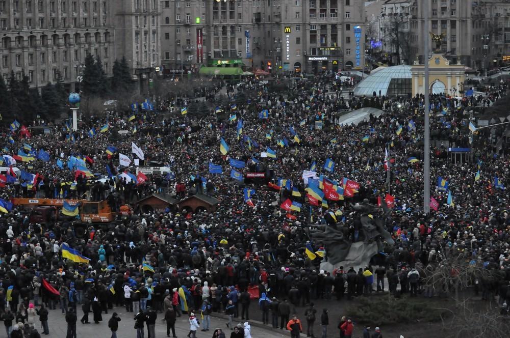 Сотні тисяч на Майдані: як все починалося