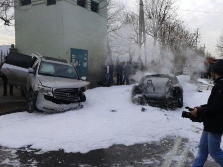 Свадьба в Дагестане закончилась ДТП и сожжением двух авто