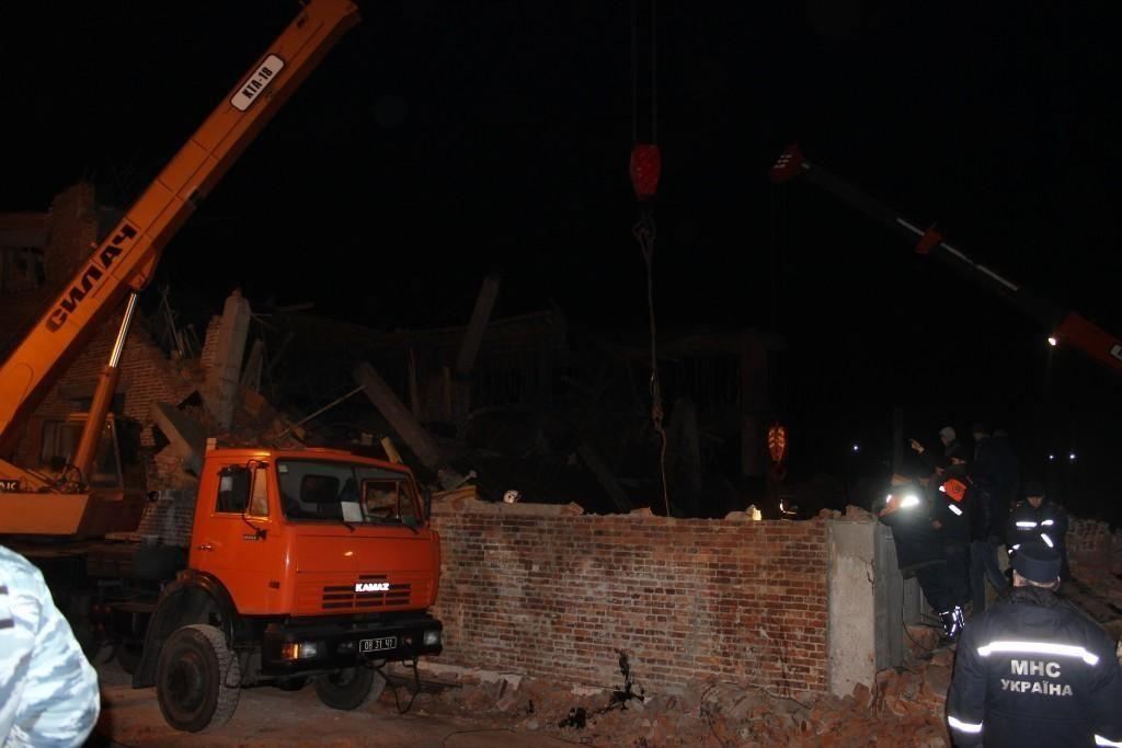 Обрушение дома-новостроя на Киевщине: открыто производство