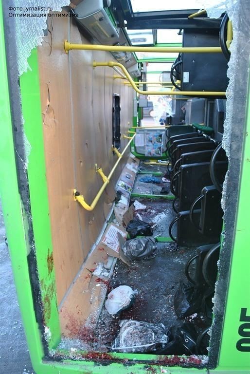 В Луганске перевернулся автобус: 18 пострадавших