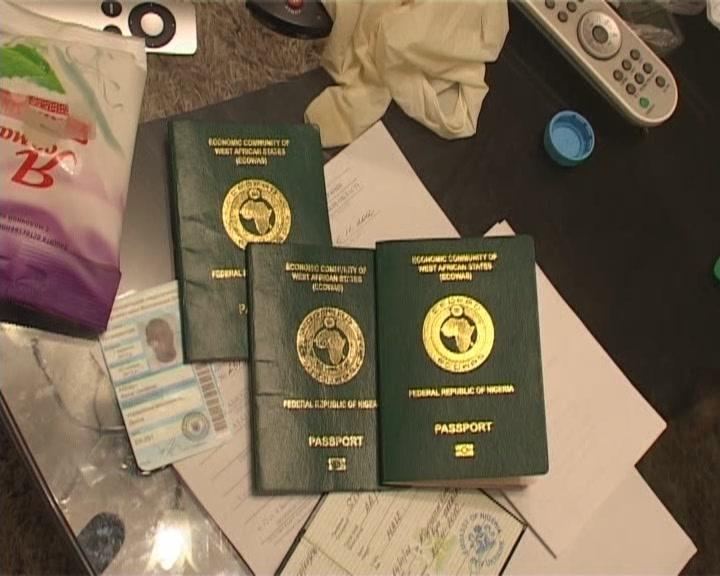 У Луганську студент-нігерієць жив відразу за трьома паспортами